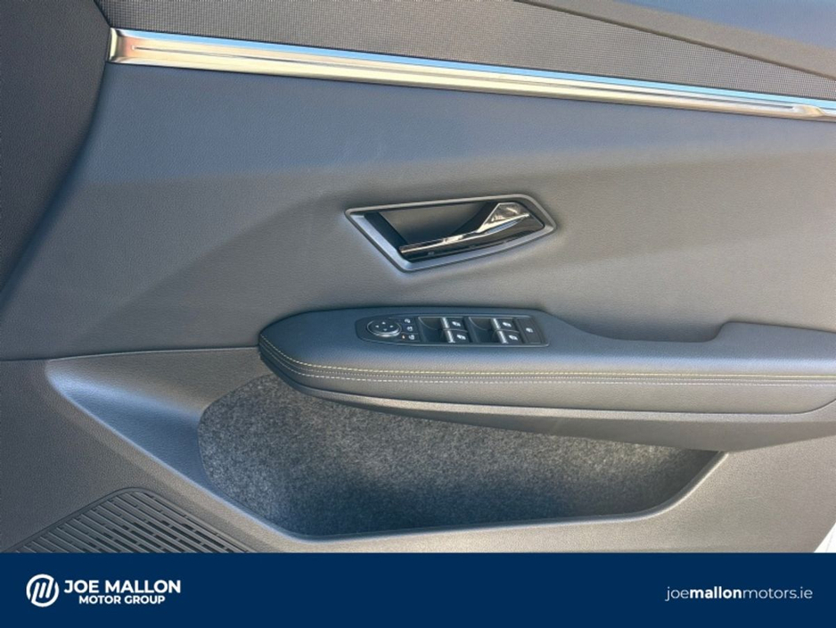 2026 Renault Scenic - image 18