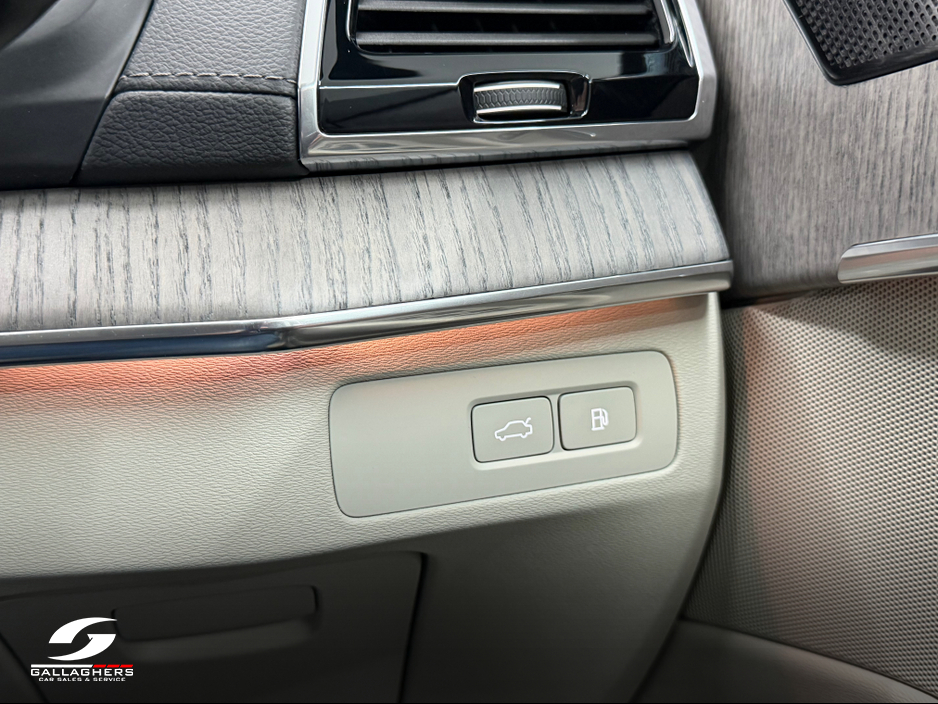 2023 Volvo XC90 - image 37