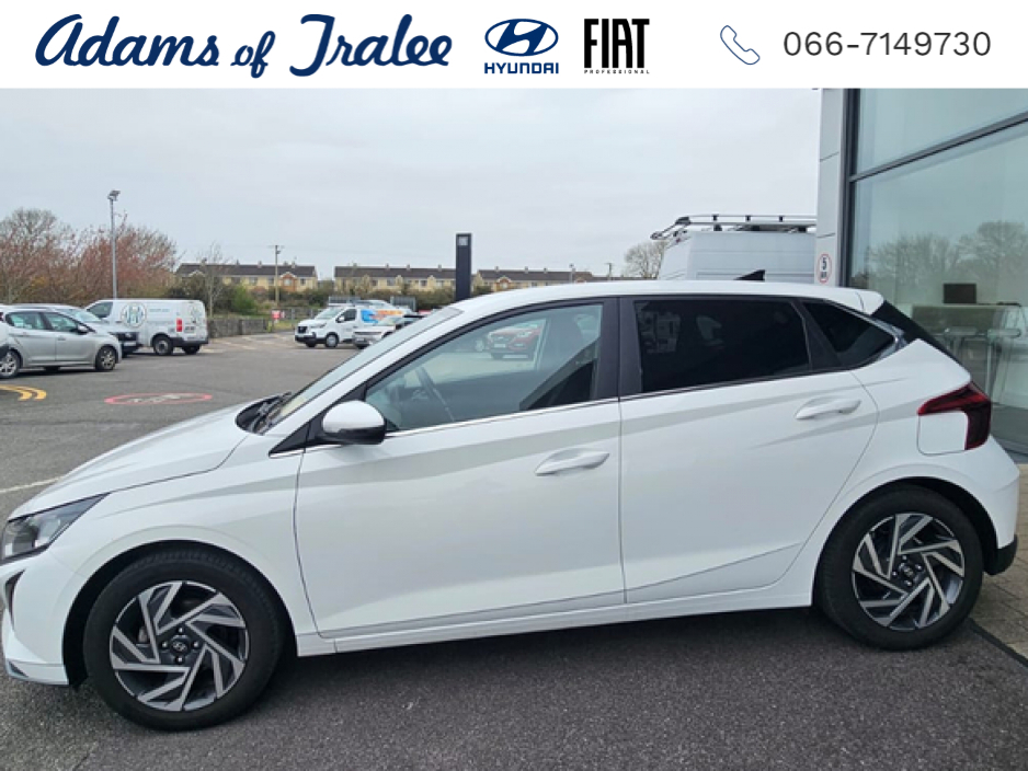 2025 Hyundai i20 - image 2