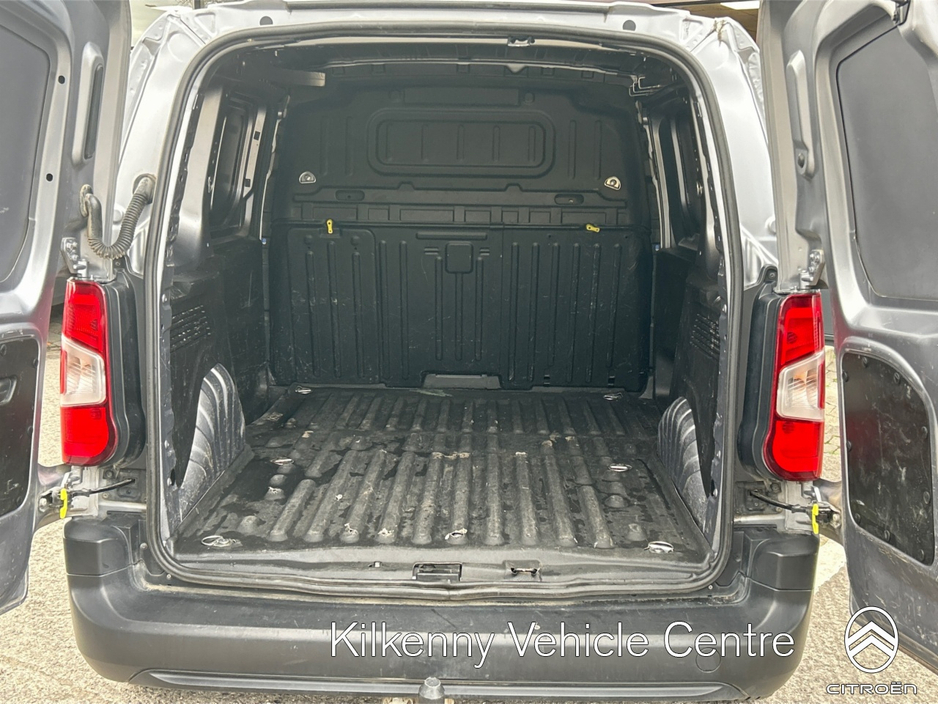 2021 Citroen Berlingo - image 21