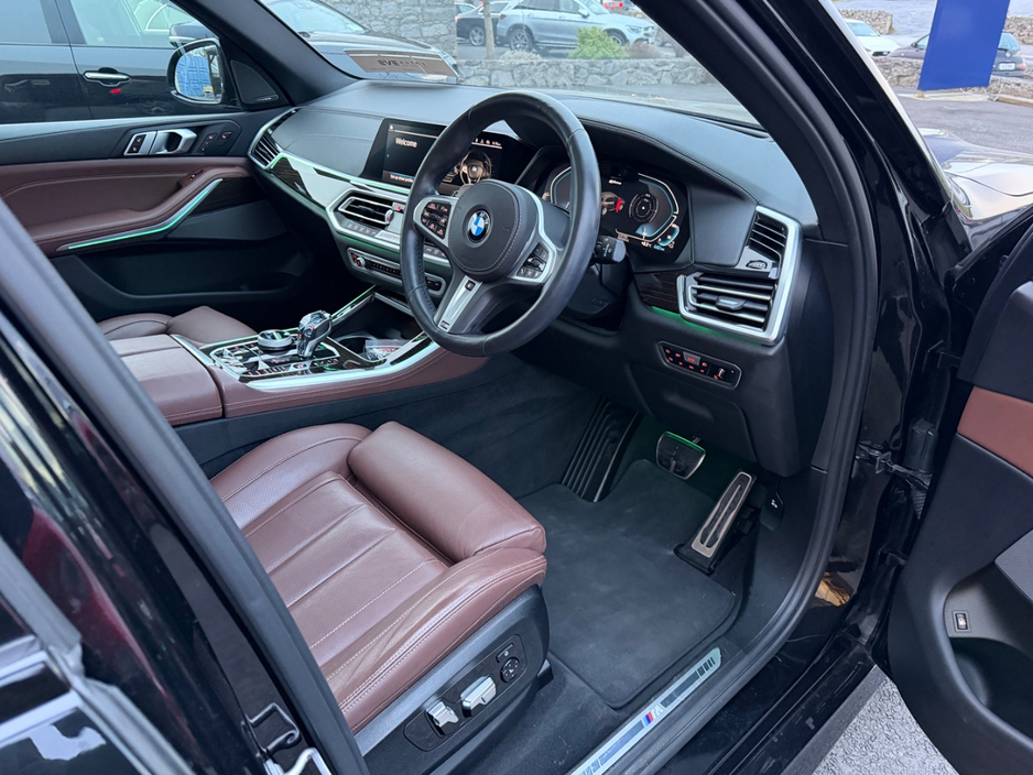 2020 BMW X5 - image 2