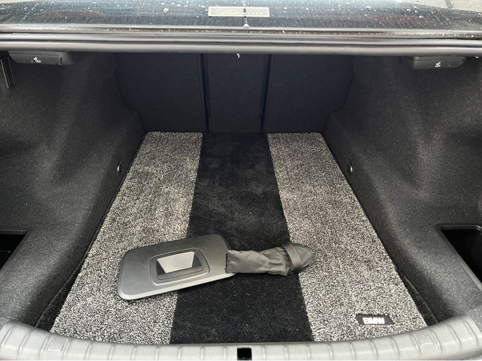 2018 BMW 5 Series - image 8