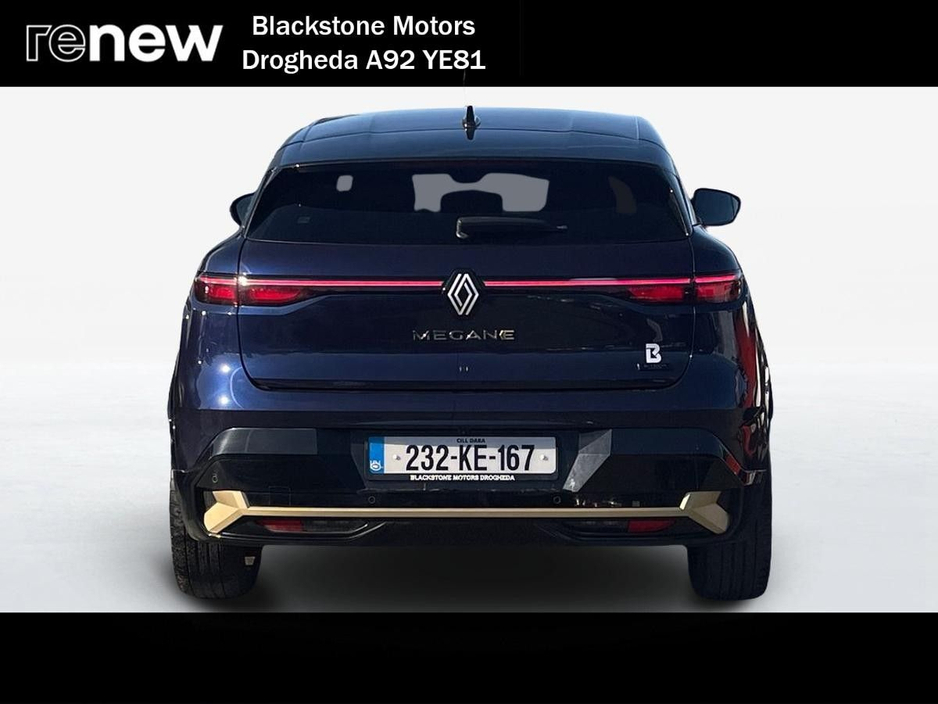 2023 Renault Megane E-Tech - image 10