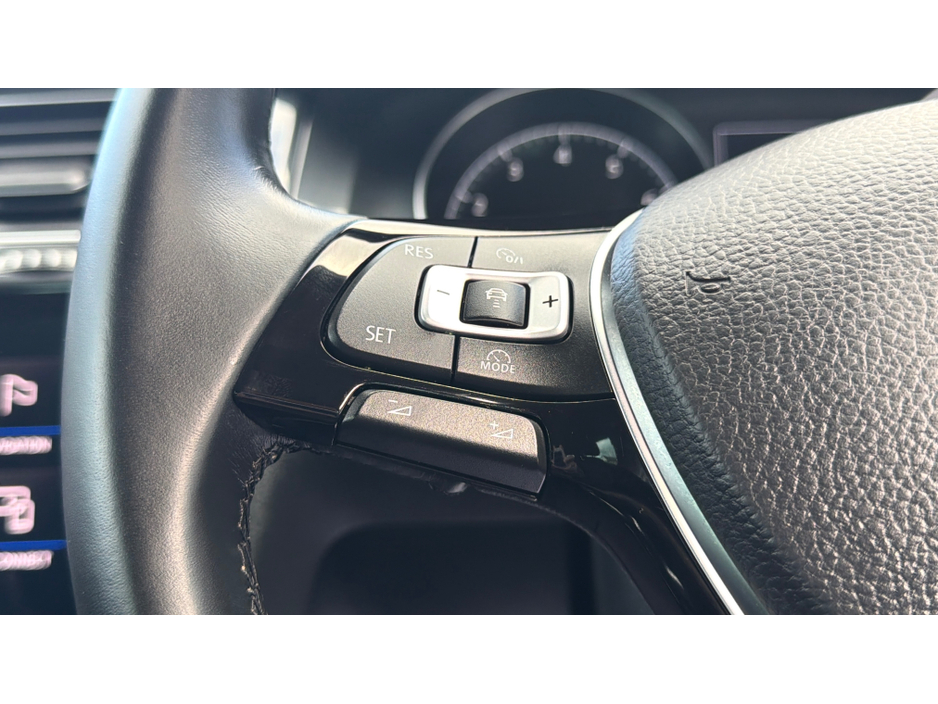 2017 Volkswagen Golf - image 16