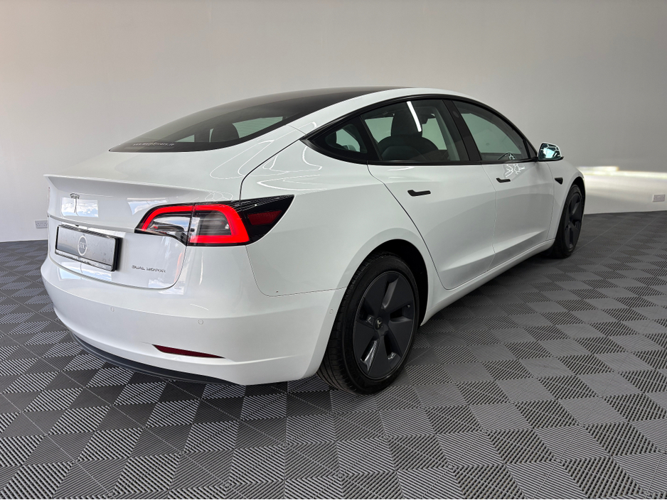 2022 Tesla Model 3 - image 15