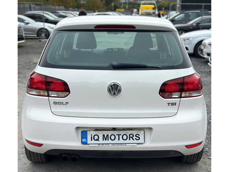 2012 Volkswagen Golf - image 12