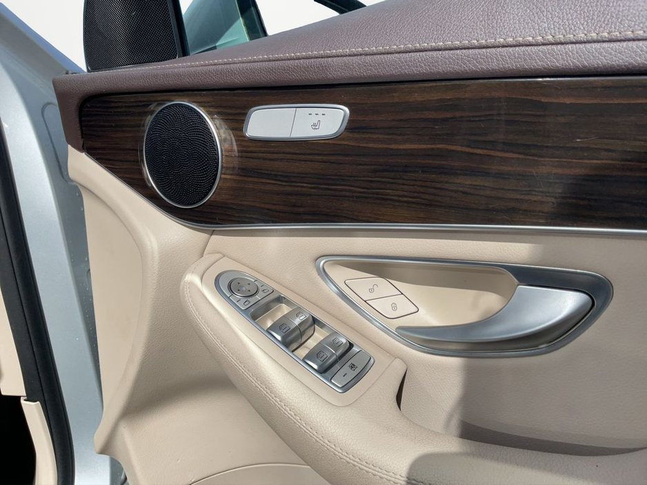 2017 Mercedes-Benz GLC Class - image 18