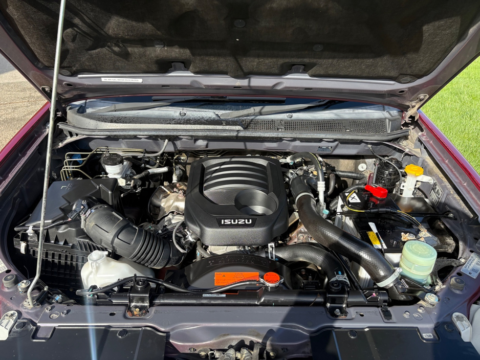 2019 Isuzu D-MAX - image 17