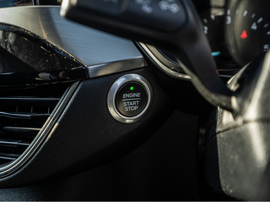 2020 Ford Kuga - image 20