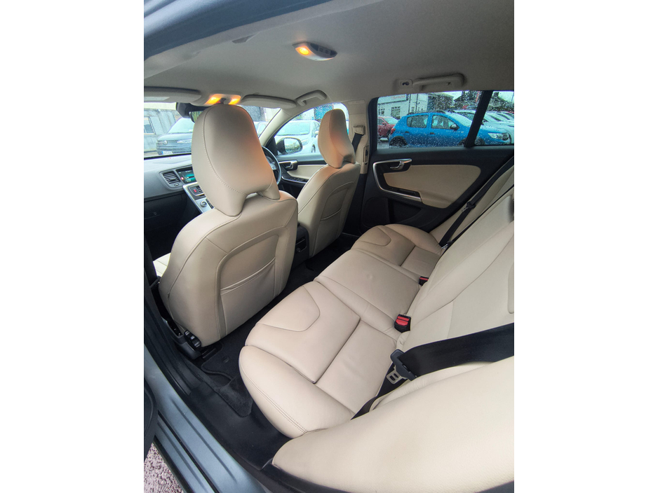 2017 Volvo V60 D3 SE LUXURY G'TRONIC 5DR AUTO CROSS COUNTRY €17,950
