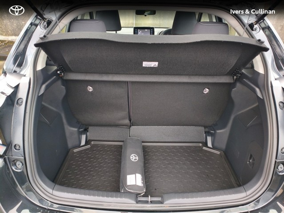 2024 Toyota Yaris YARIS 1.5 HYBRID LUNA