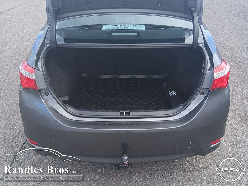 2016 Toyota Corolla - image 14