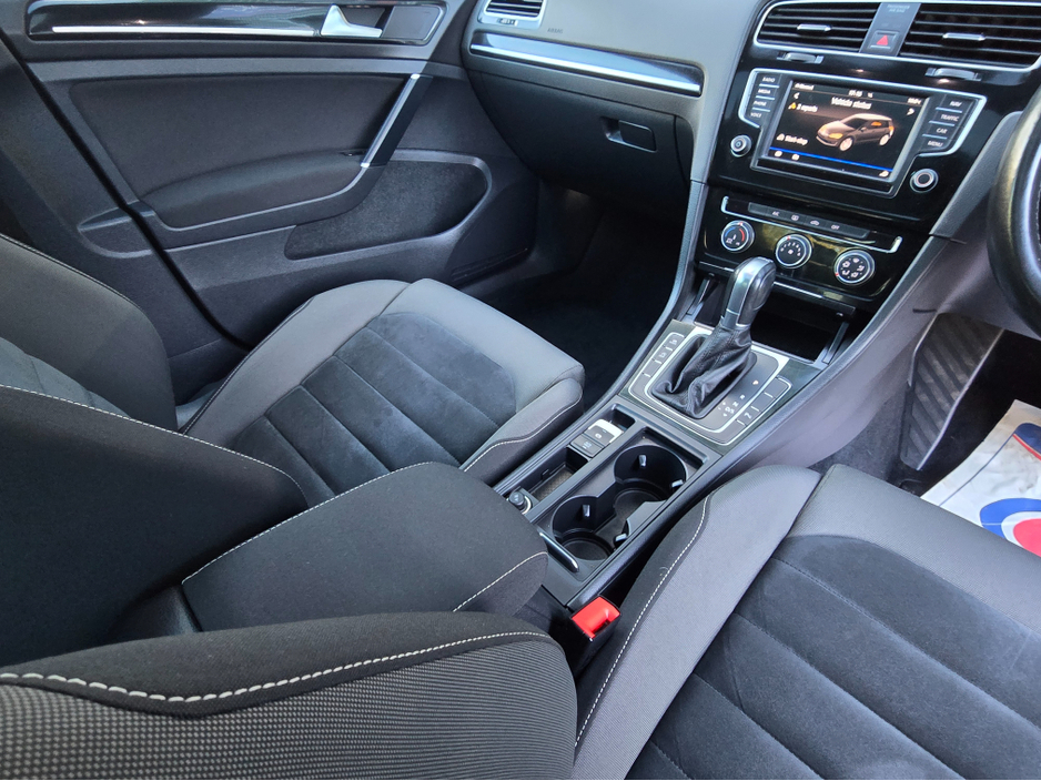 2016 Volkswagen Golf - image 13