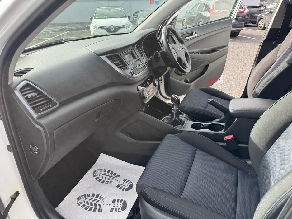 2016 Hyundai Tucson - image 13