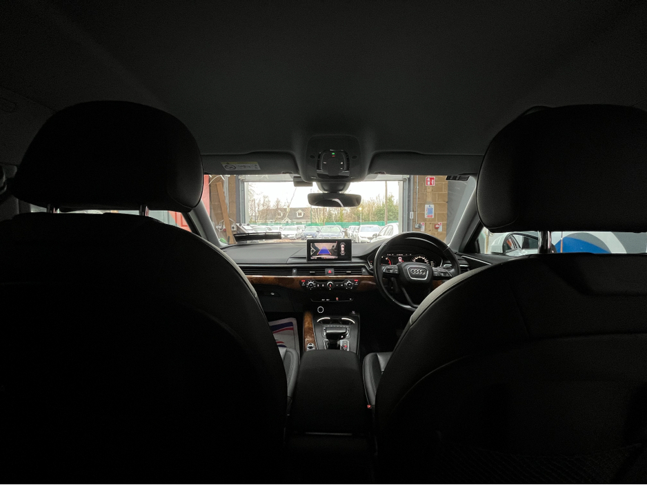 2018 Audi A4 2018 AUDI A4 TFSI 1.4 AUTOMATIC / CRUISE CONTROL / REVERSE CAMERA / HEATED SEATS / PADDLE SHIFTERS