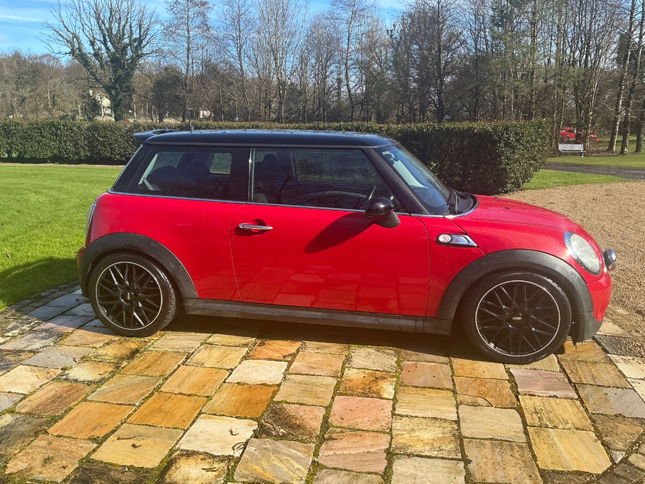 2007 MINI Hatch - image 6