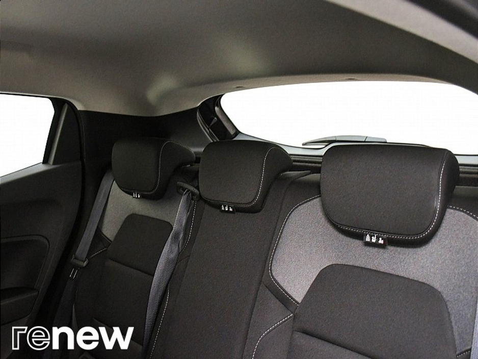 2025 Renault Clio - image 13