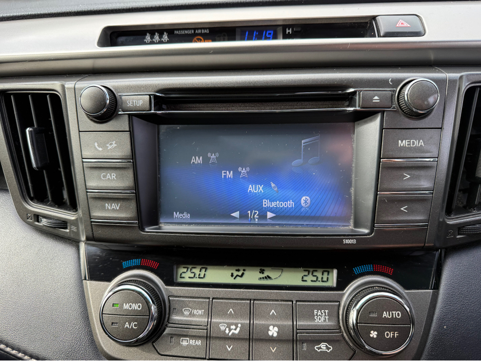 2014 Toyota Rav4 - image 16