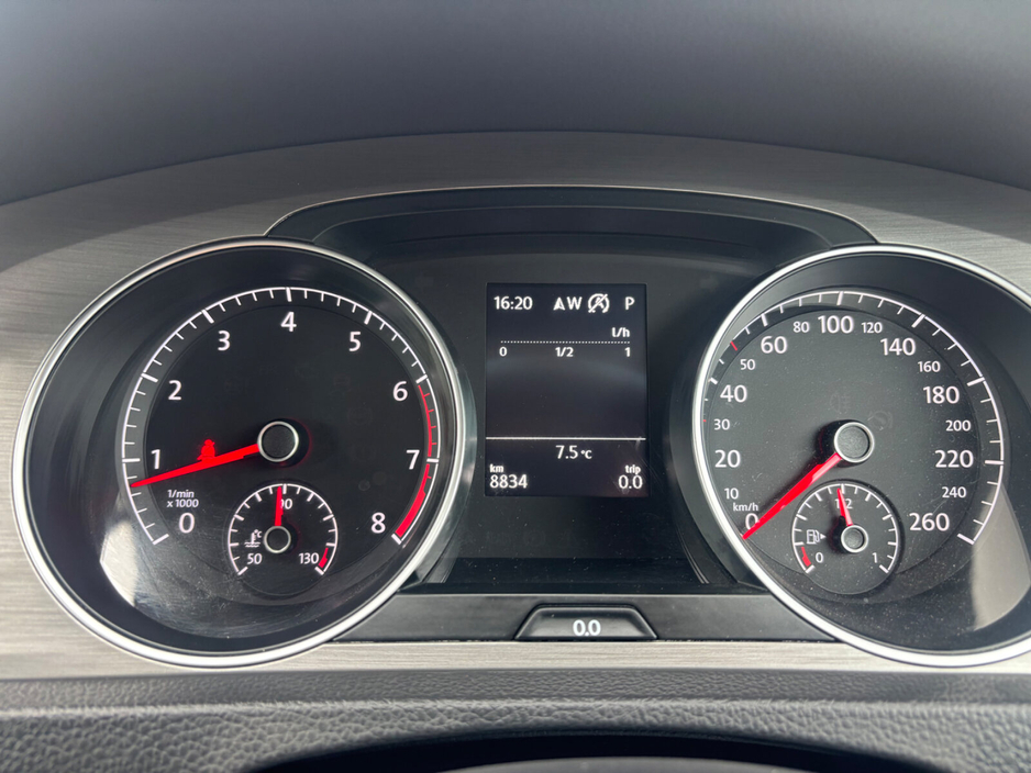 2017 Volkswagen Golf - image 9