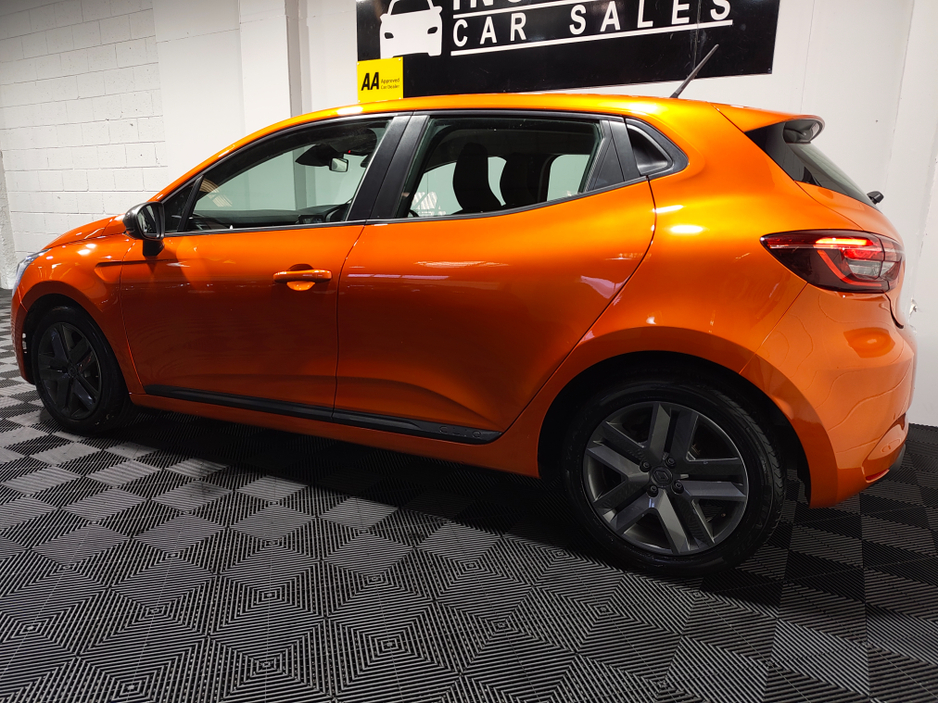 2022 Renault Clio - image 23