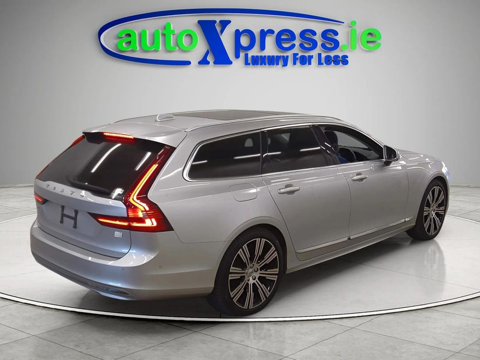 2022 Volvo V90 4WD RECHARGE PLUG-IN HYBRID T8 AWD