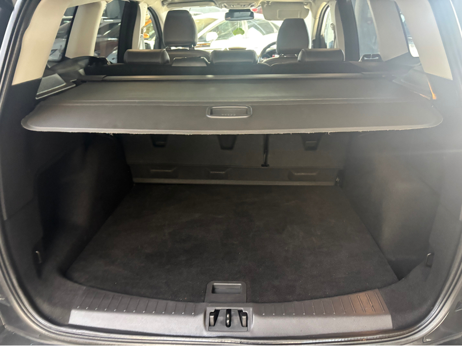 2019 Ford Kuga - image 9