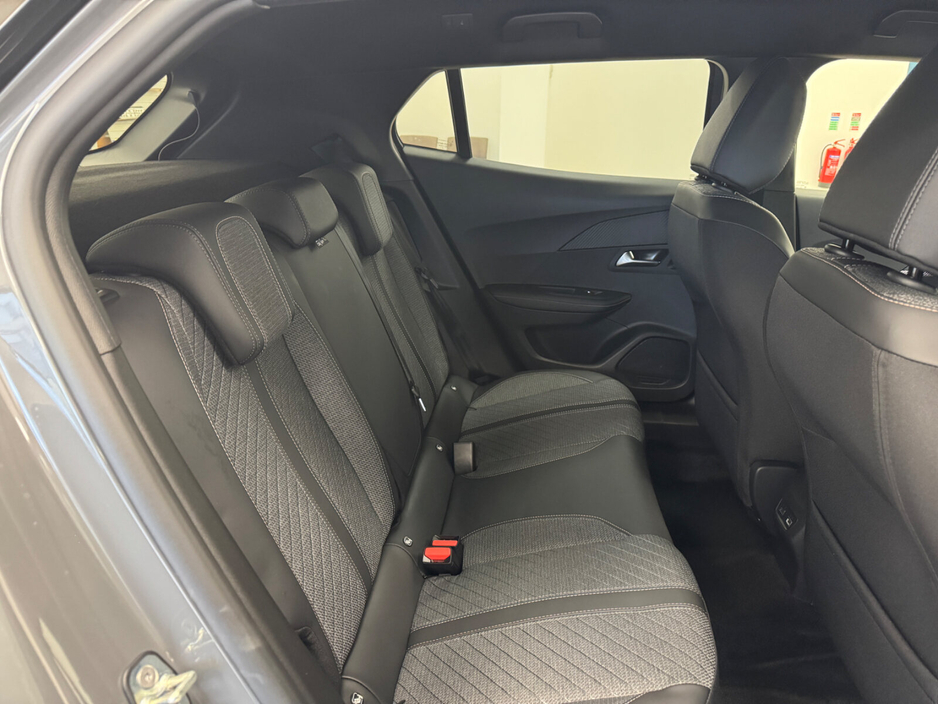 2026 Peugeot 2008 Electric 156bhp (54 kWh) Allure €35,000