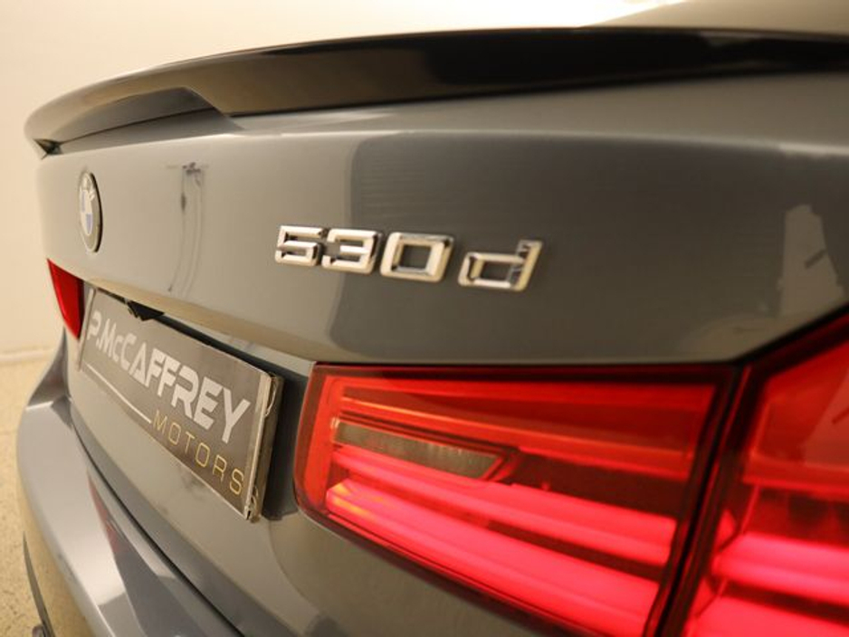 2019 BMW 5 Series - image 23