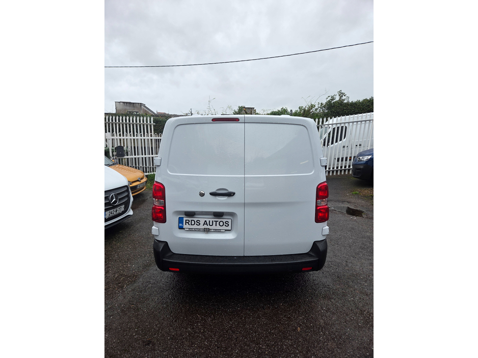 2023 Opel Vivaro - image 5