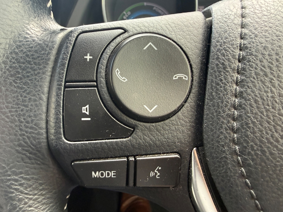 2017 Toyota Auris - image 15