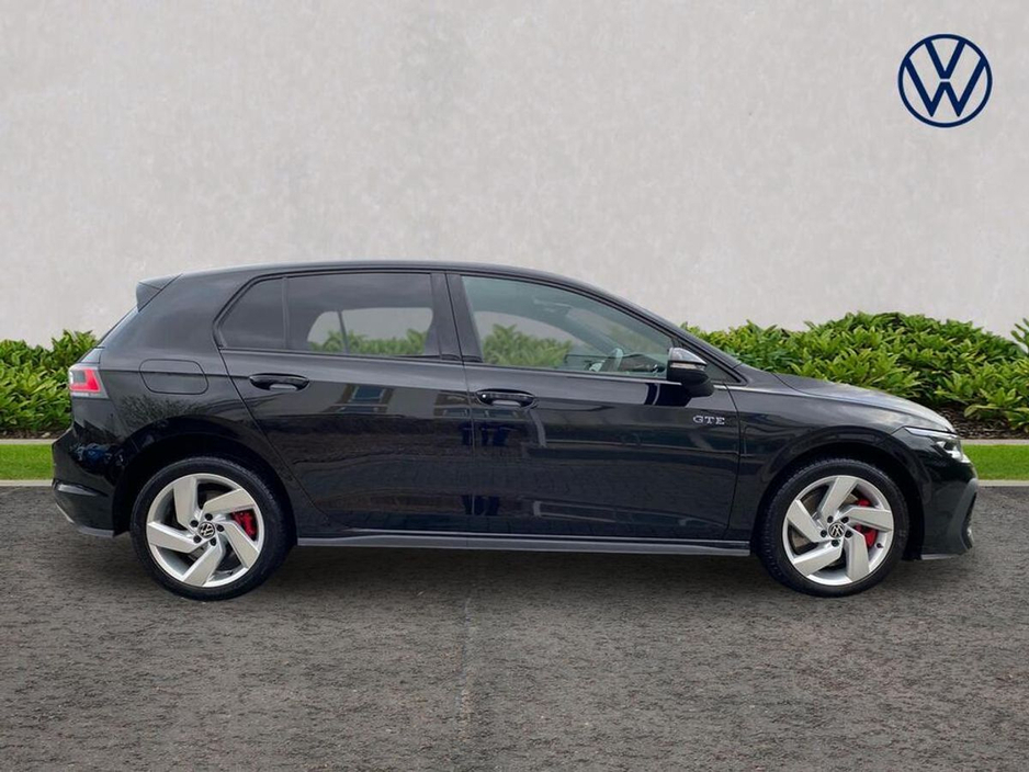 2025 Volkswagen Golf - image 3