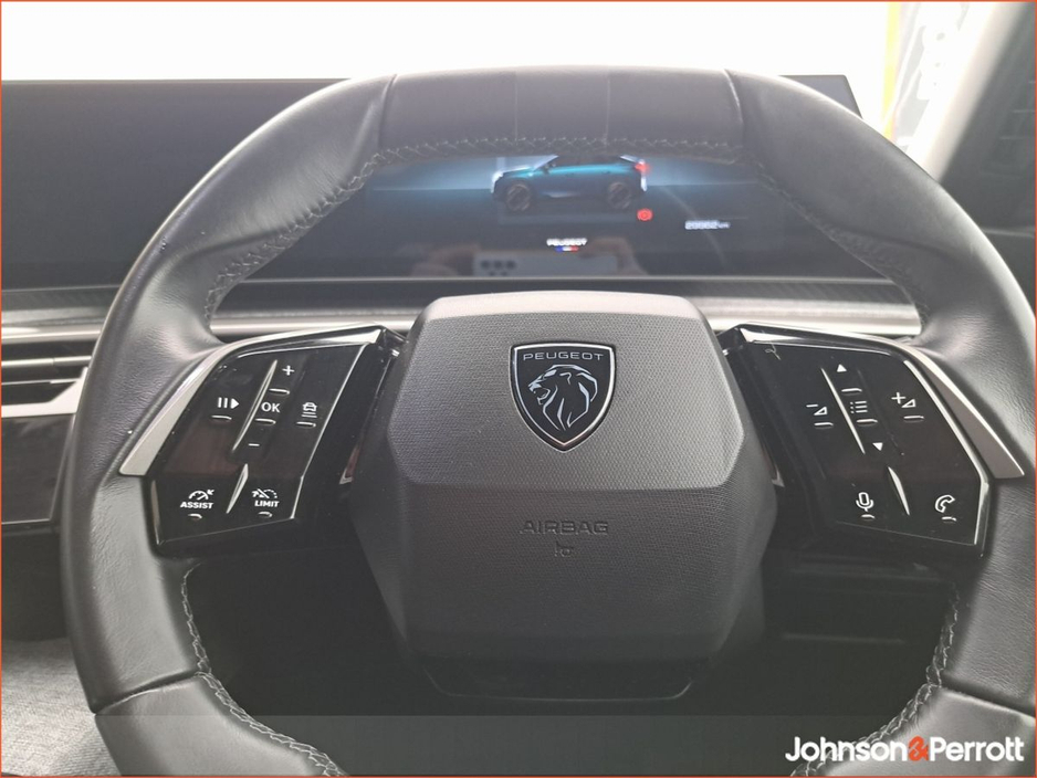 2025 Peugeot 3008 1.2 MHEV 145bhp eDCS6 Allure €40,900