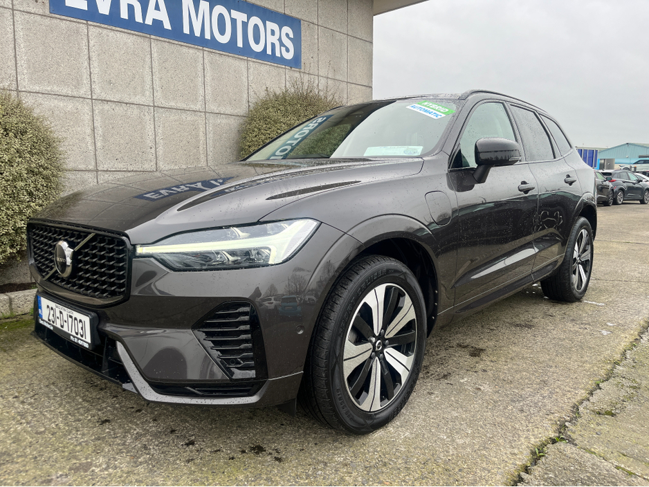 2023 Volvo XC60 T6 PHEV PLUS DARK AWD 2.0 PETROL //PANORAMIC GLASS ROOF//FULL LEATHER HEATED SEATS//ADAPTIVE CRUISE CONTROL//