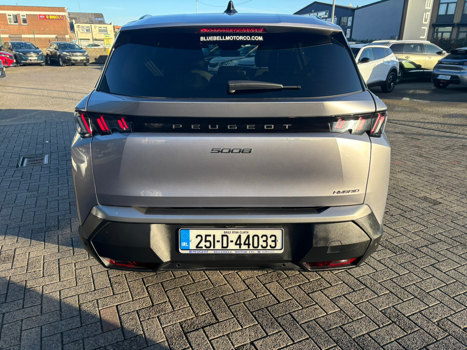2025 Peugeot 5008  €44,950