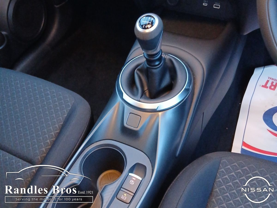 2025 Nissan Juke - image 16