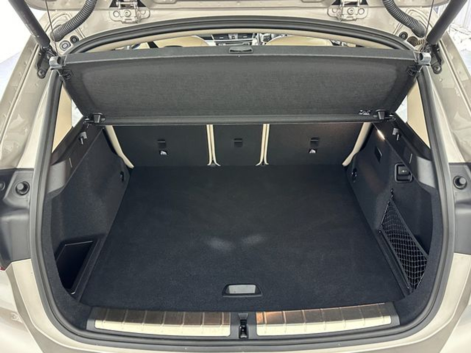 2022 BMW X1 - image 25