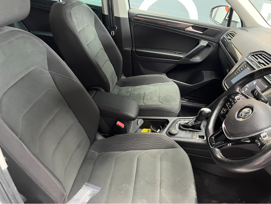 2020 Volkswagen Tiguan - image 11