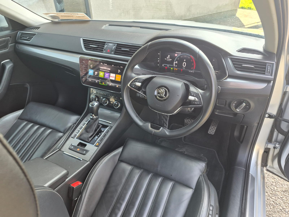 2022 Skoda Superb - image 17