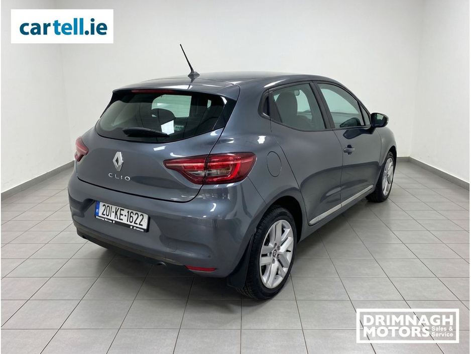 2020 Renault Clio - image 3