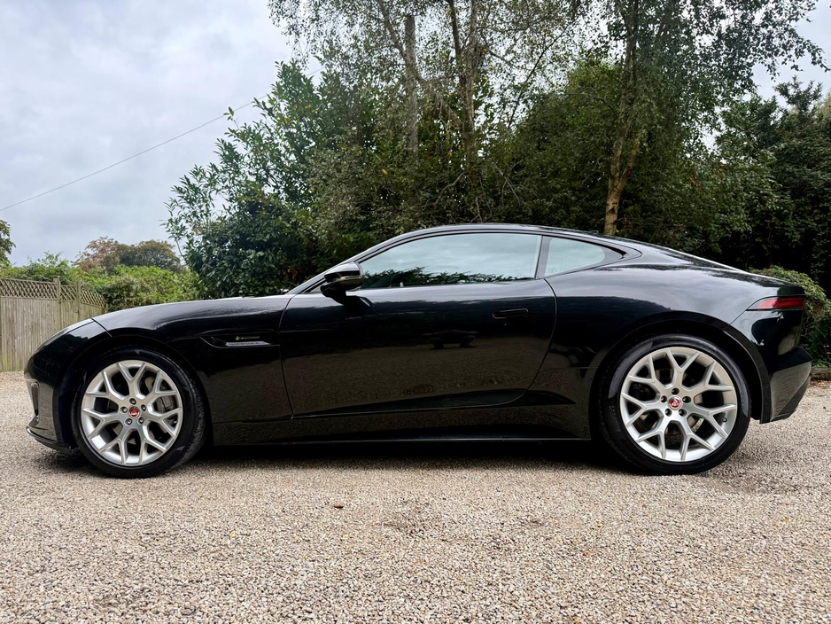 2018 Jaguar F-Type - image 6