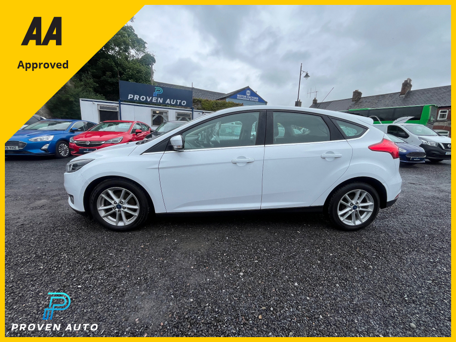 2015 Ford Focus - image 4