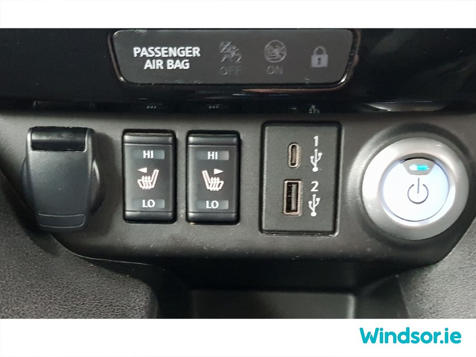 2024 Nissan Leaf - image 21