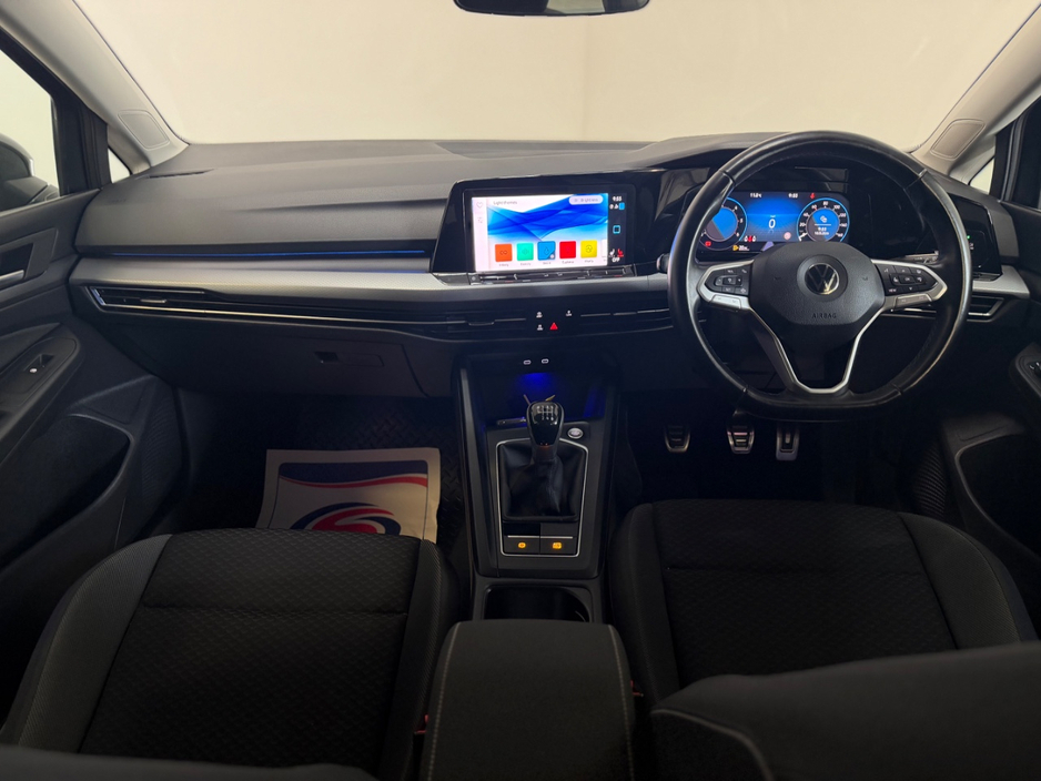 2021 Volkswagen Golf - image 11