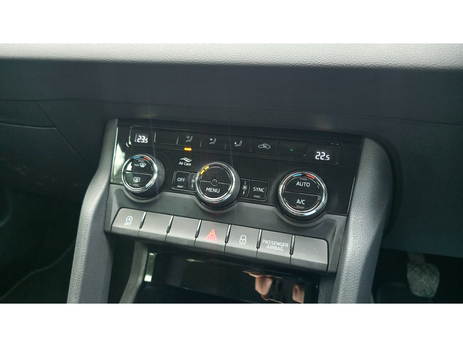 2019 Skoda Karoq - image 18