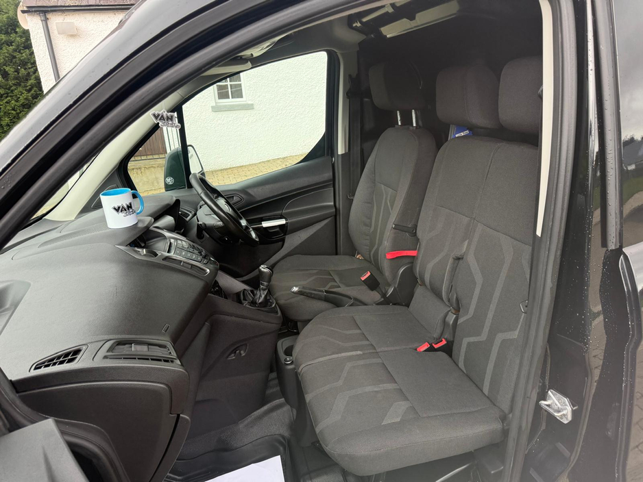 2018 Ford Transit Connect - image 15