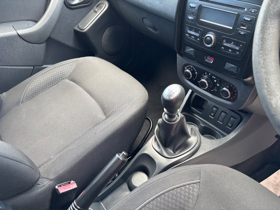 2017 Dacia Duster - image 9