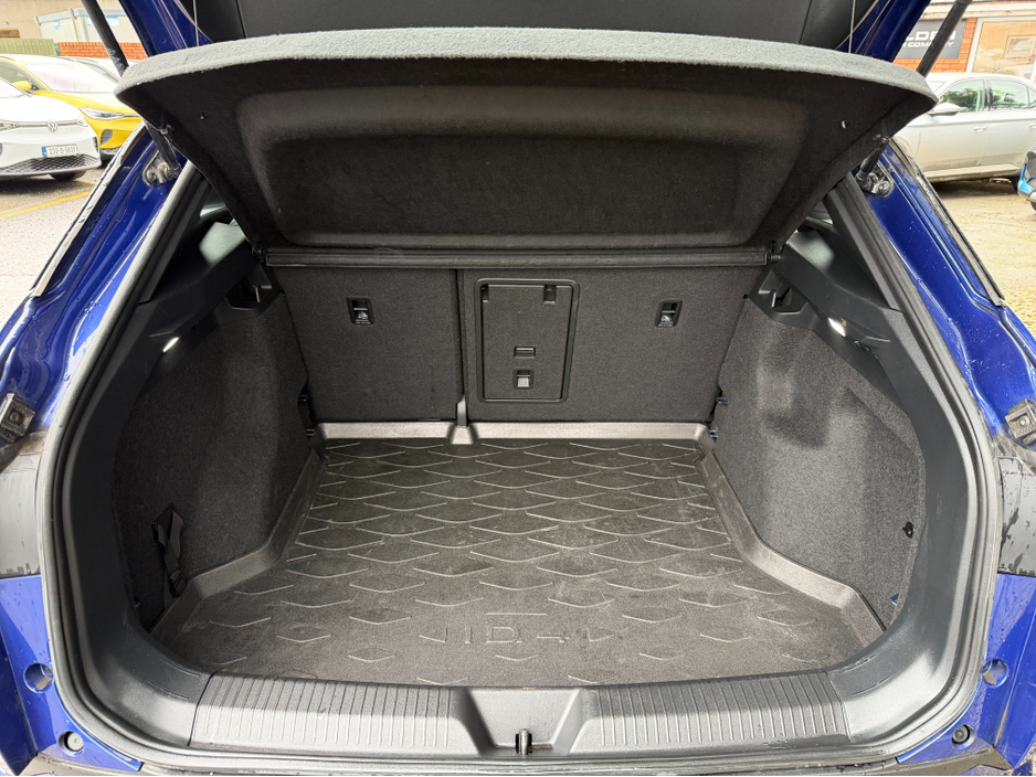 2023 Volkswagen ID.4 - image 22