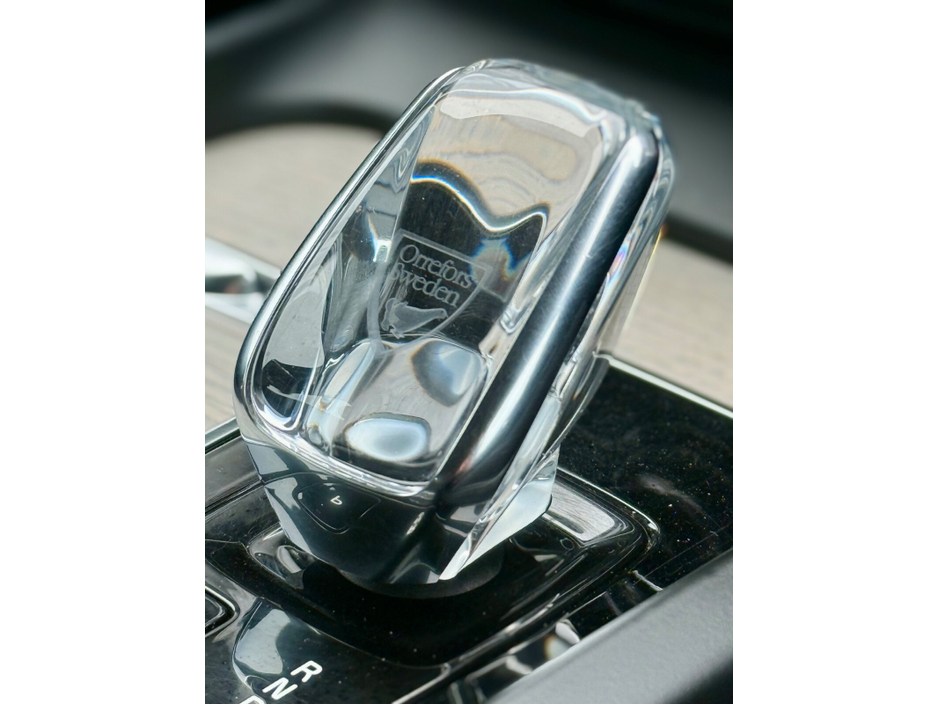 2020 Volvo XC60 - image 38