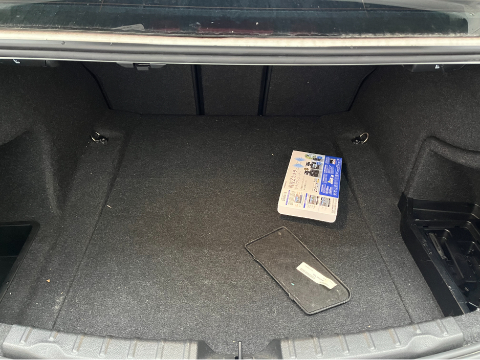 2017 BMW 3 Series - image 7