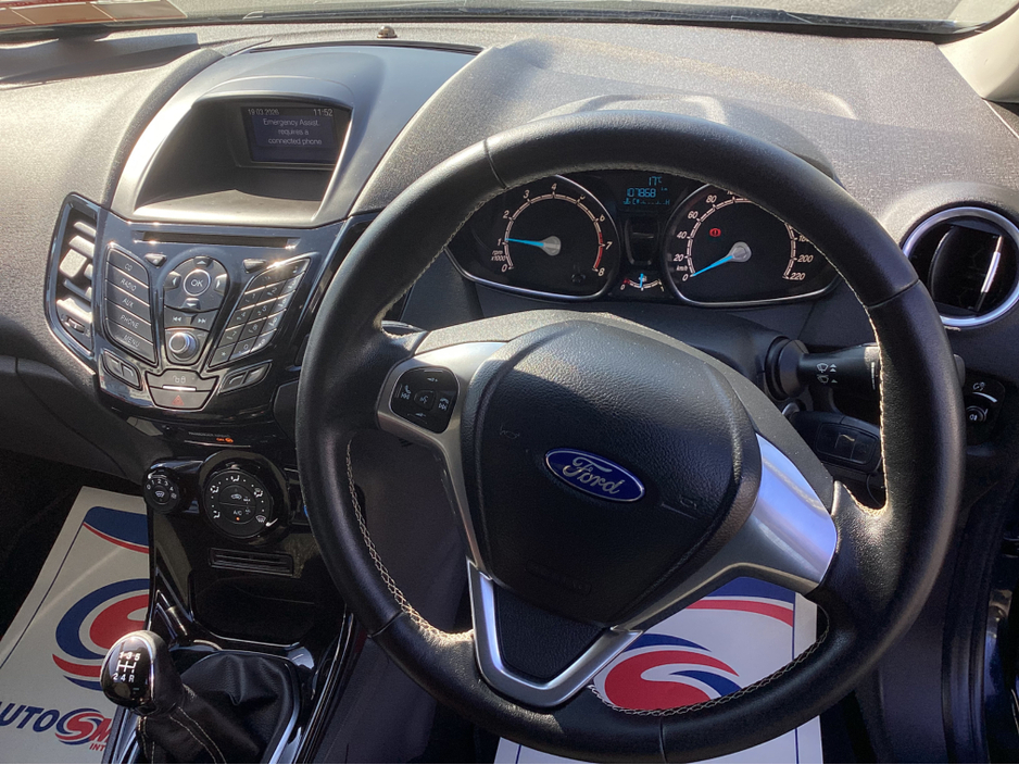 2016 Ford Fiesta - image 12